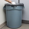 Контейнер для мусора Rubbermaid BRUTE 121,1 л с вентиляционной системой  Серый / FG263200GRAY
